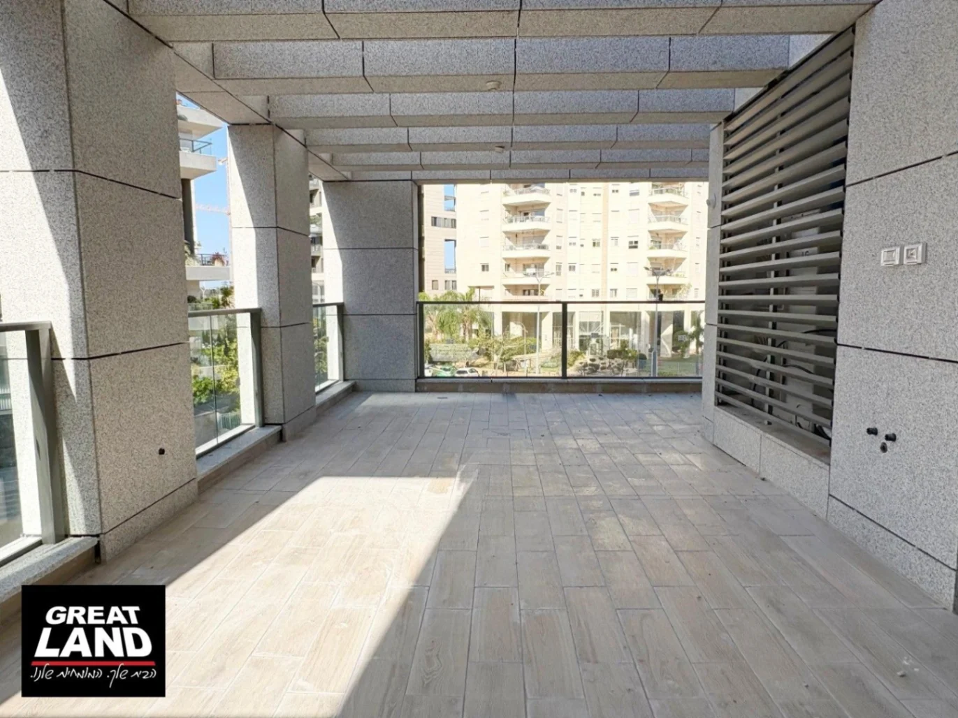 תמונה ראשית של הנכס: פנטהאוז 5 חדרים בנווה גן