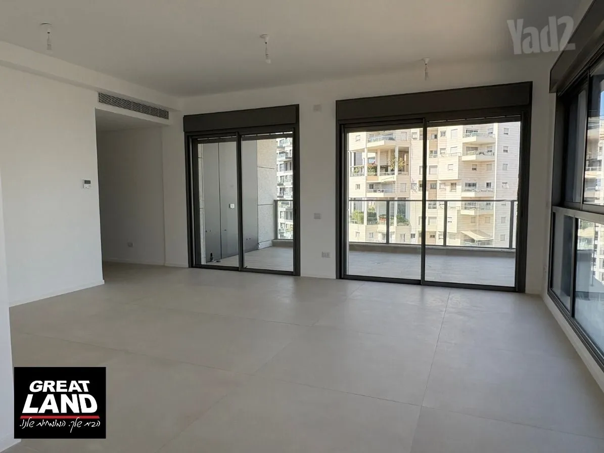 פנטהאוז 5 חדרים בנווה גן – תמונה 6 מתוך 7