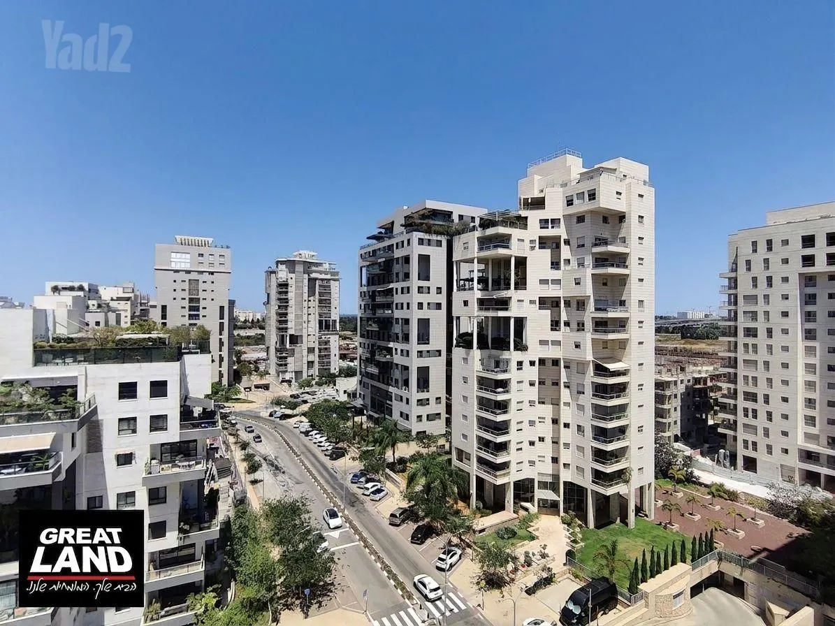 פנטהאוז 5 חדרים בנווה גן – תמונה 3 מתוך 7