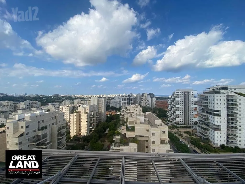 פנטהאוז 5 חדרים בנווה גן – תמונה 3 מתוך 6